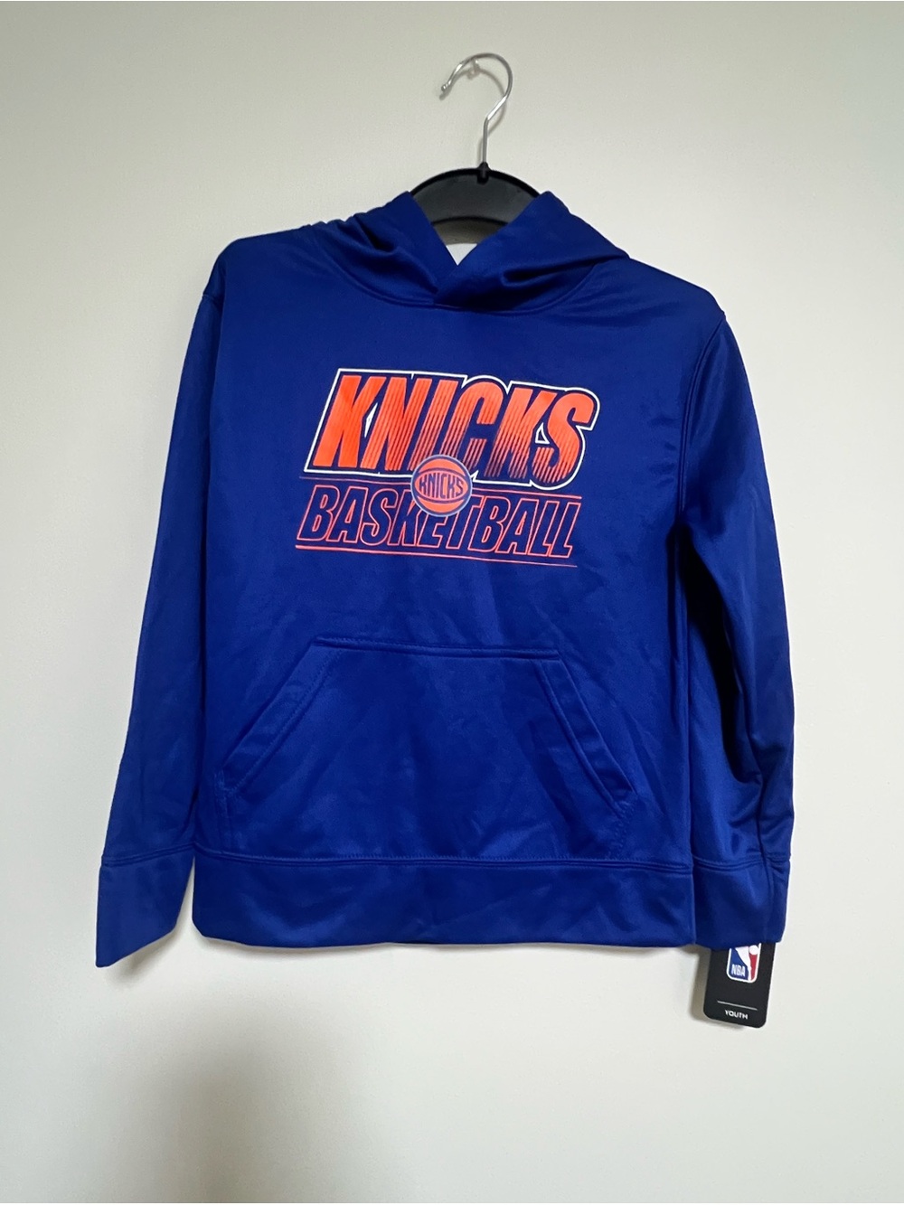 NEW KNICKS KIDS HOODIE SIZE: small 8